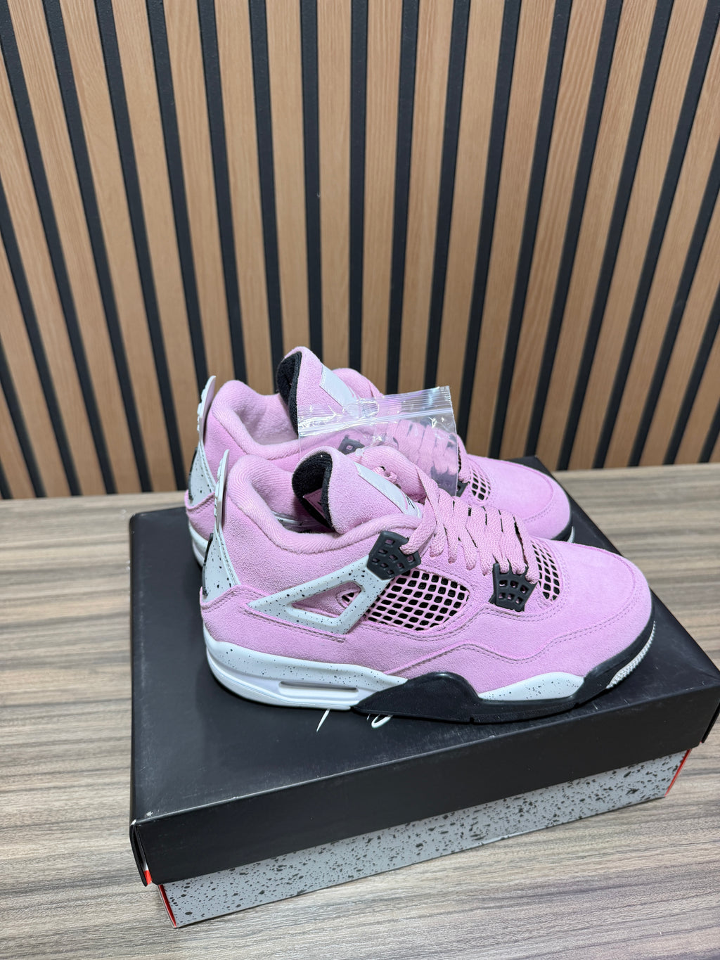 Wmns Air Jordan 4 Retro 'Orchid' Sz 6W