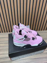 Load image into Gallery viewer, Wmns Air Jordan 4 Retro 'Orchid' Sz 6W
