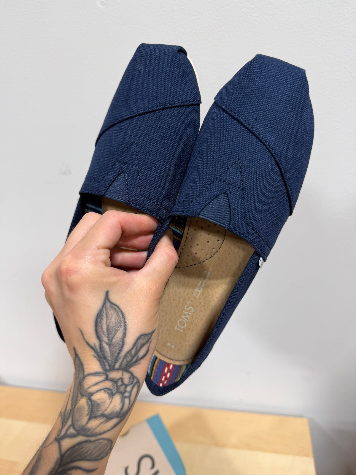 NEW TOMS Alpargata Navy Heritage Canvas Espadrilles women's sz 6