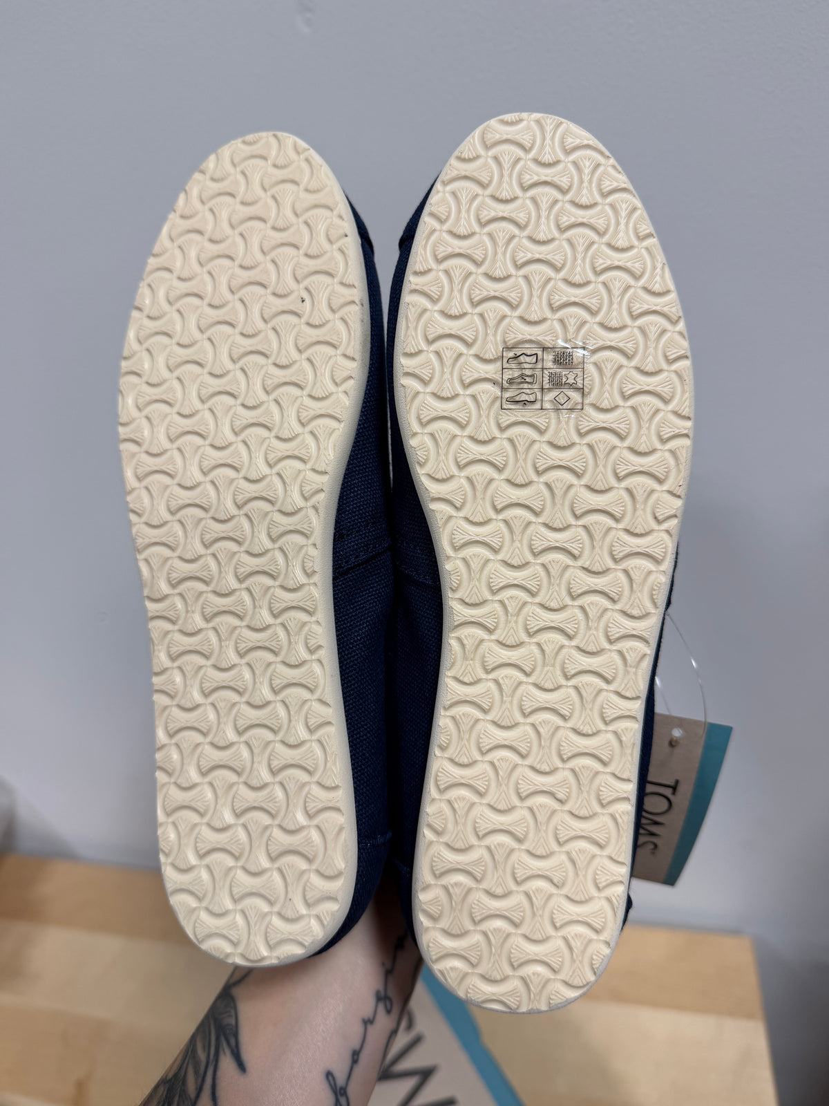 NEW TOMS Alpargata Navy Heritage Canvas Espadrilles women's sz 6