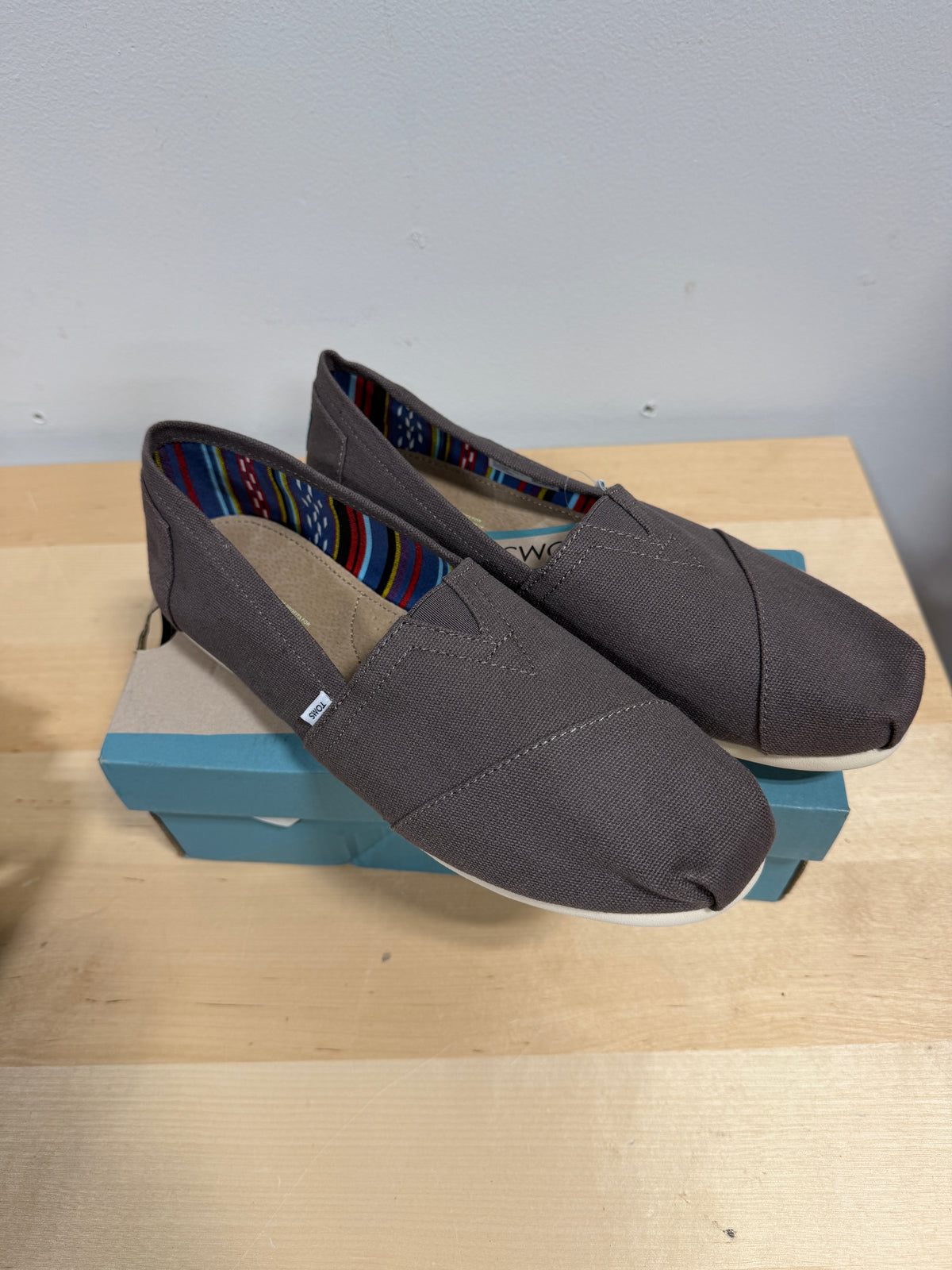NEW TOMS Alpargata canvas slip-on shoes sz women's 10