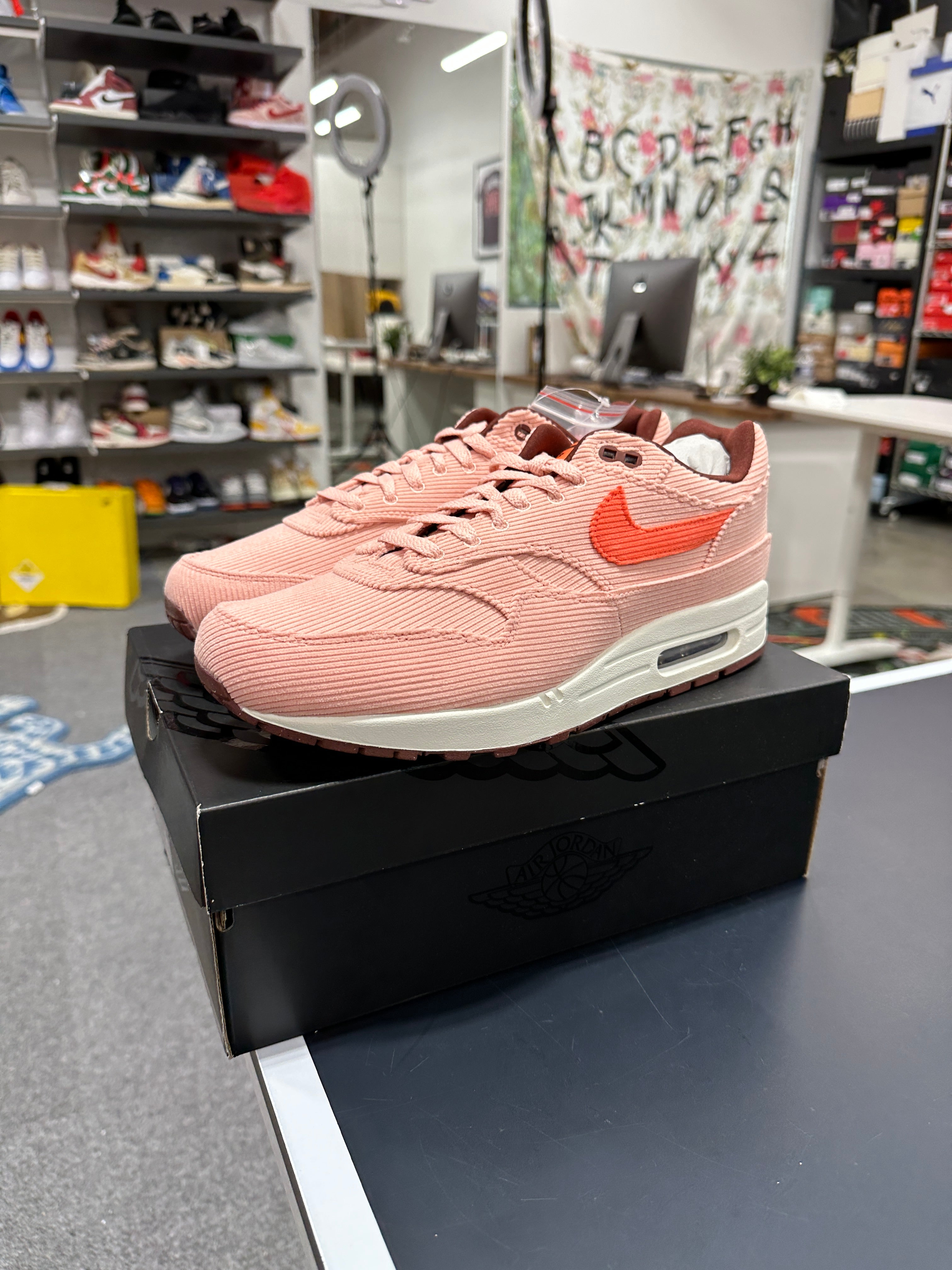 Nike Air Max 1 PRM Corduroy Coral Stardust Sz 11