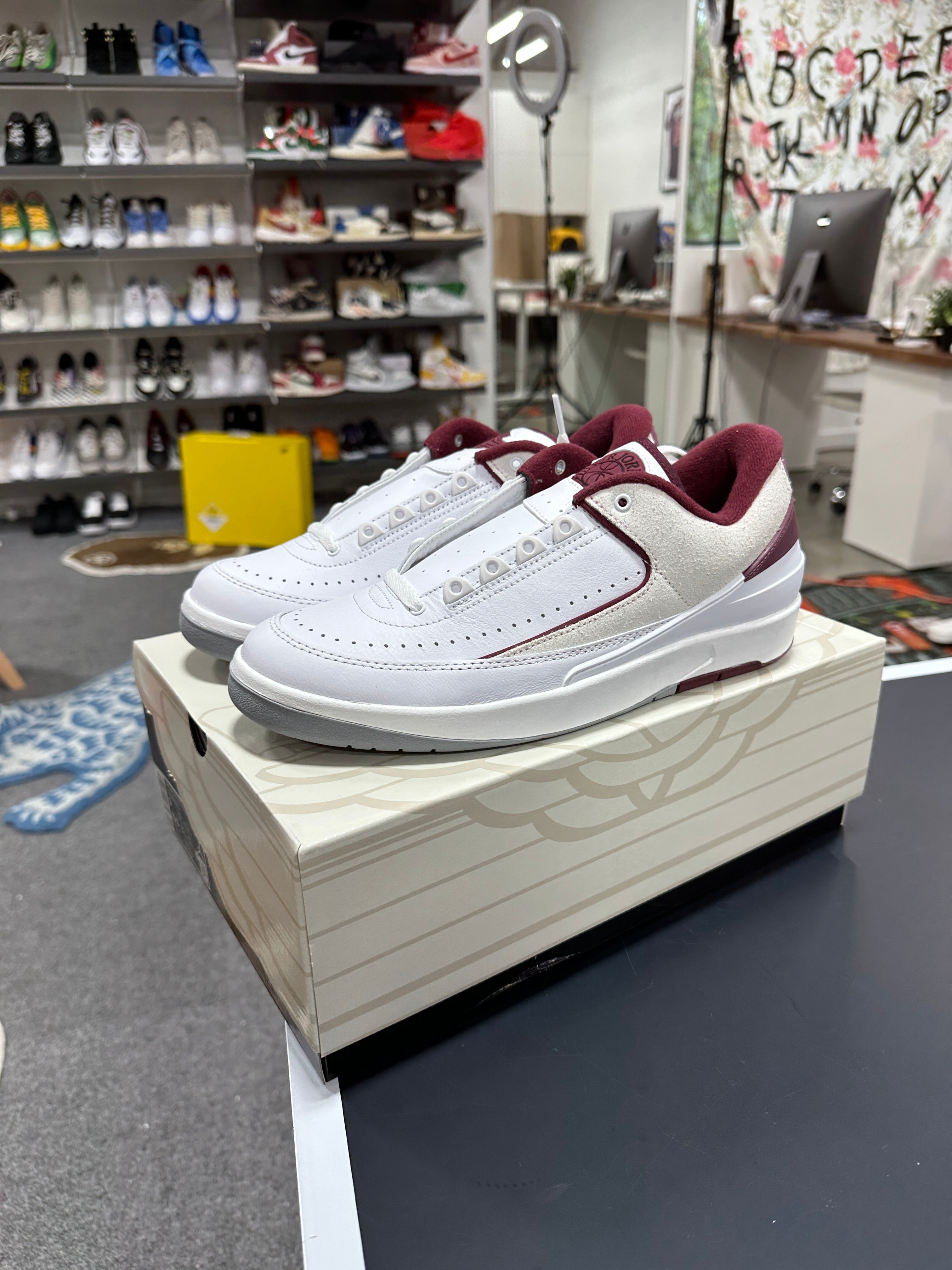 Jordan 2 Retro Low Cherrywood Sz 9