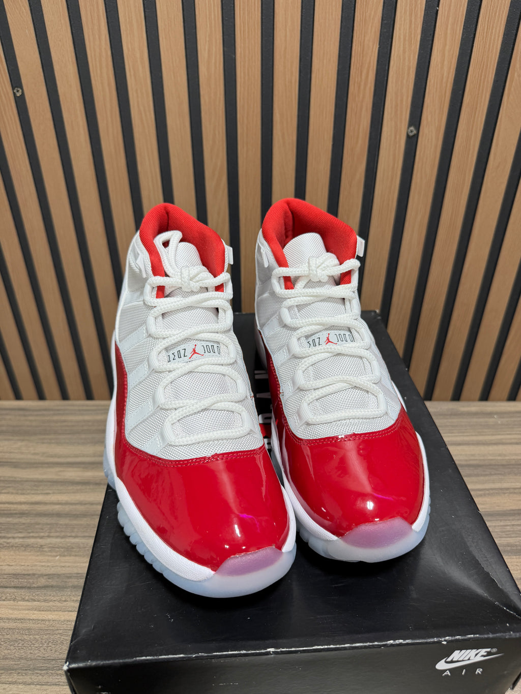Air Jordan 11 Retro 'Cherry' Sz 10