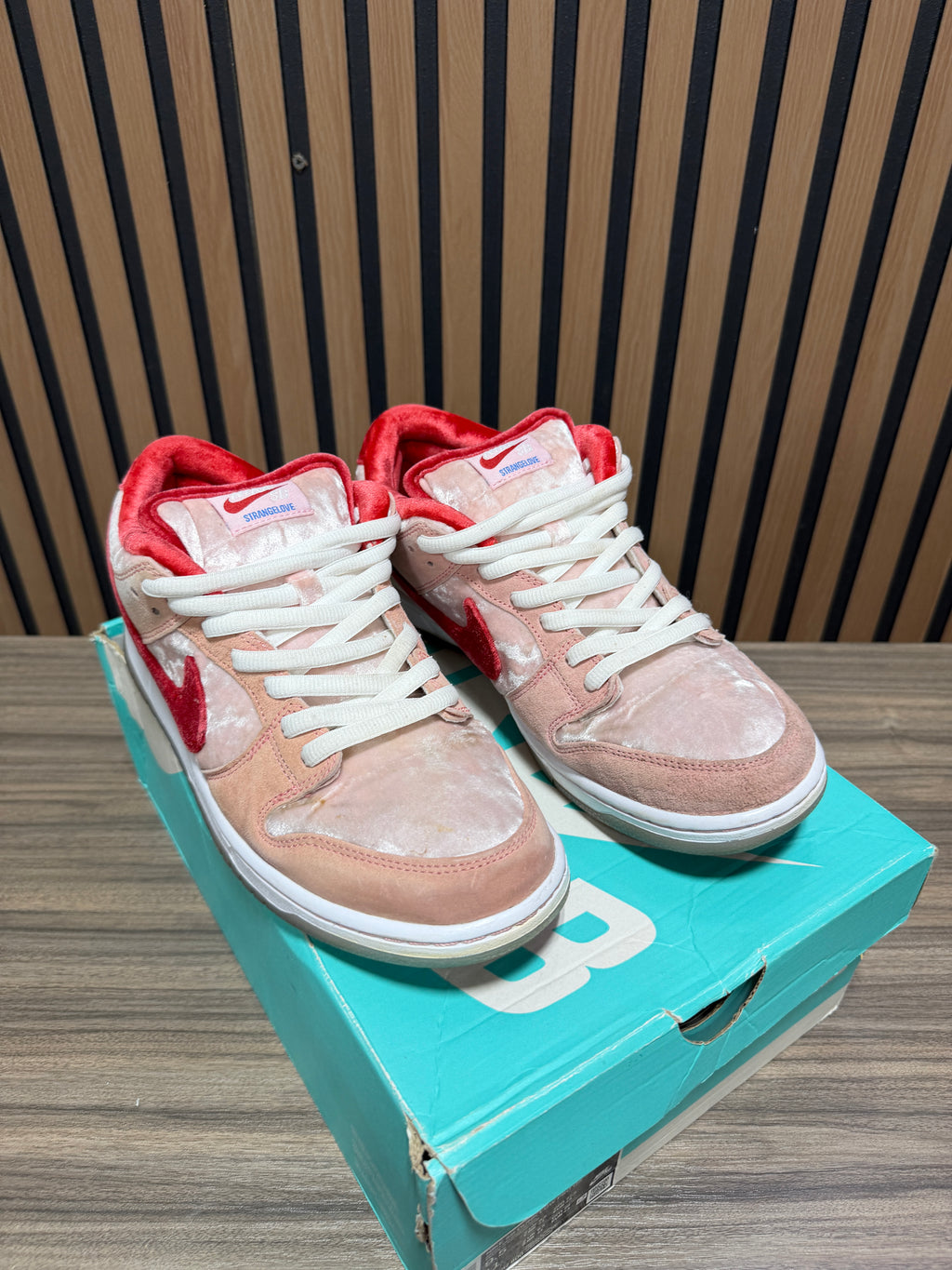 StrangeLove x Nike Dunk Low SB 'Valentine's Day' Sz 9.5