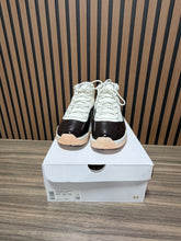 Load image into Gallery viewer, Air Jordan 11 Retro 'Neapolitan' Sz M10/ 11.5W
