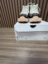 Load image into Gallery viewer, Air Jordan 11 Retro 'Neapolitan' Sz M10/ 11.5W
