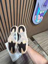 Load image into Gallery viewer, Air Jordan 11 Retro 'Neapolitan' Sz M10/ 11.5W
