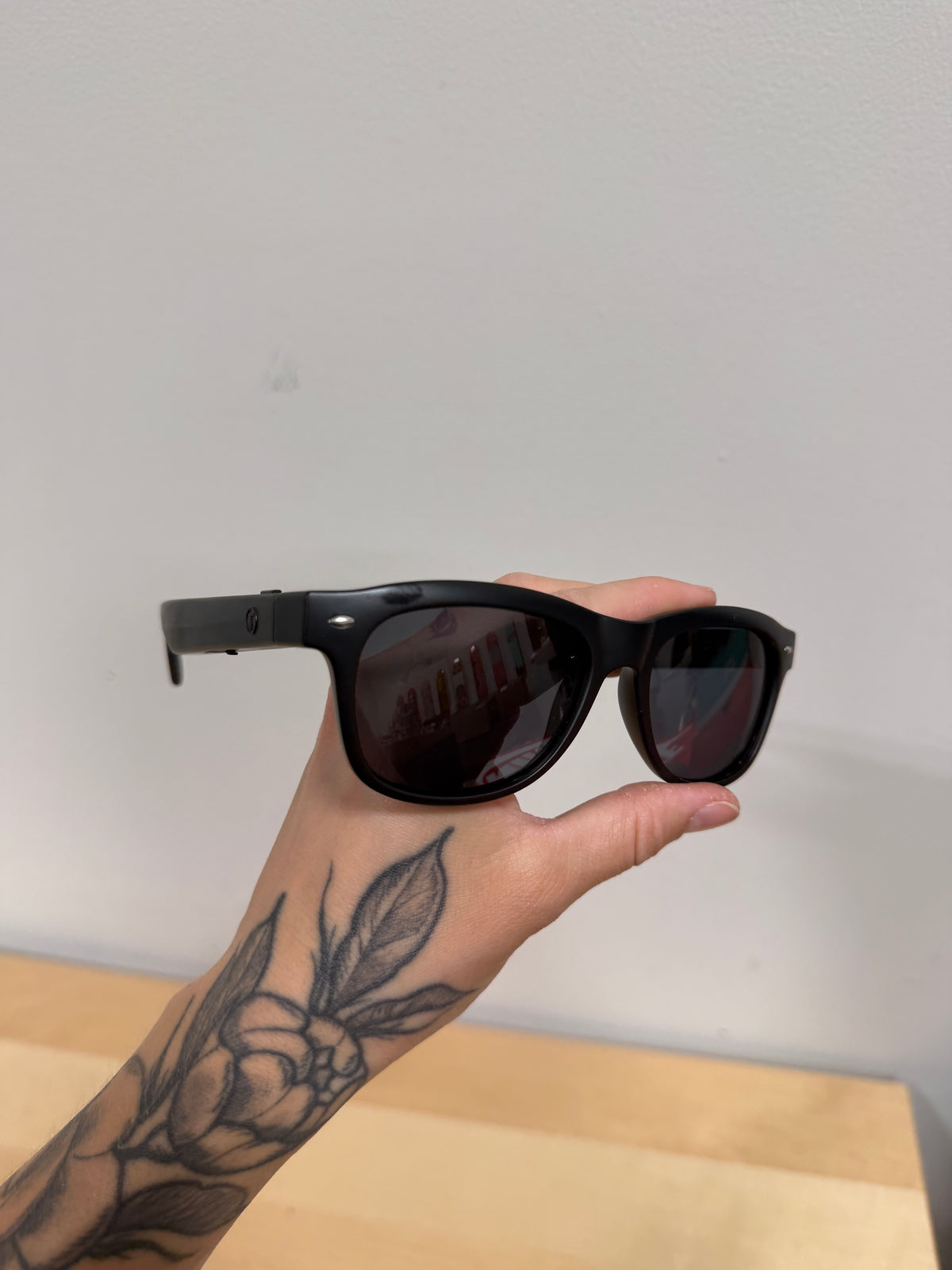 WeariQ Bluetooth Smart sunglasses