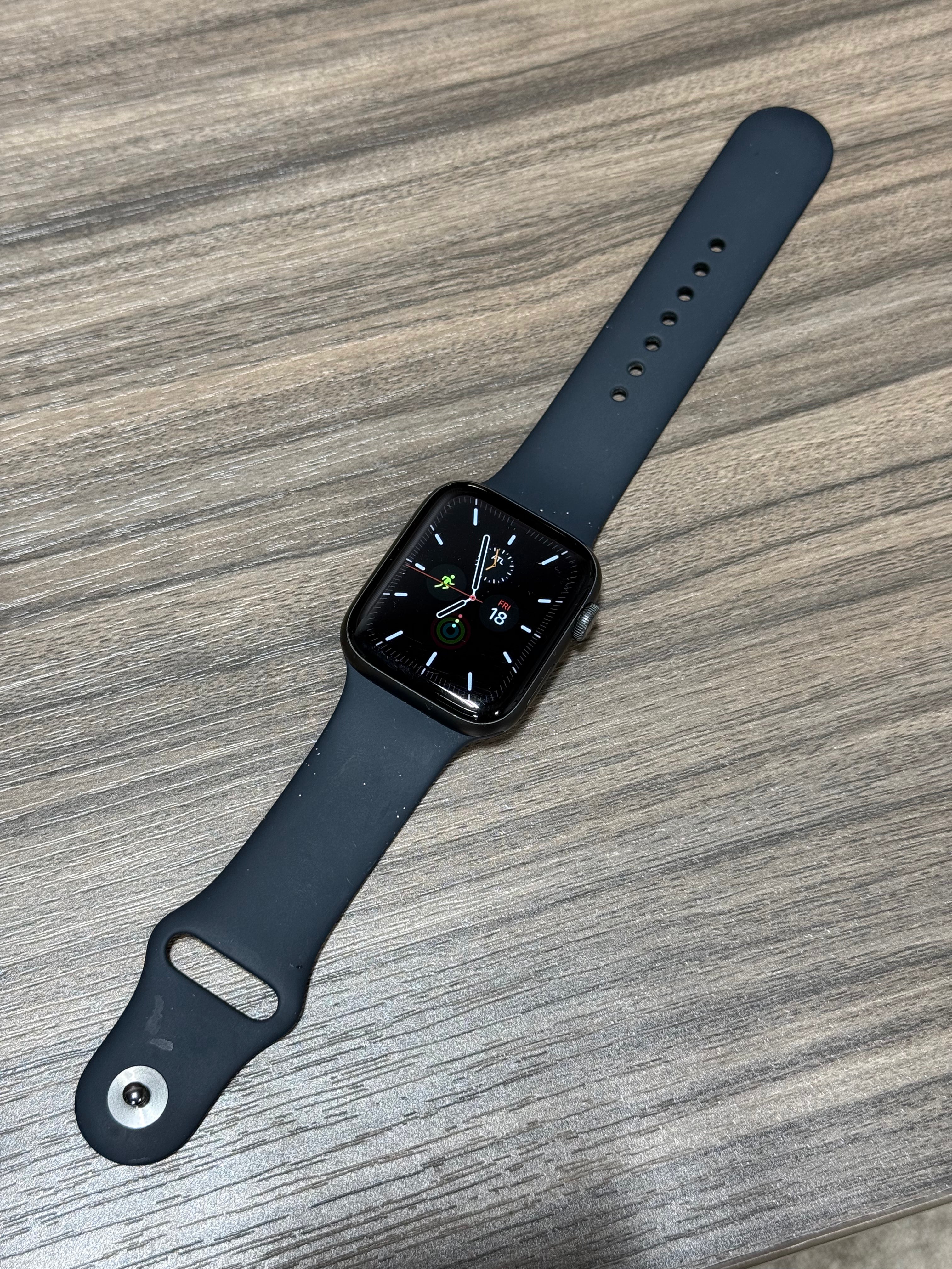 Apple Watch Series 6 44mm Aluminum With Cellular
