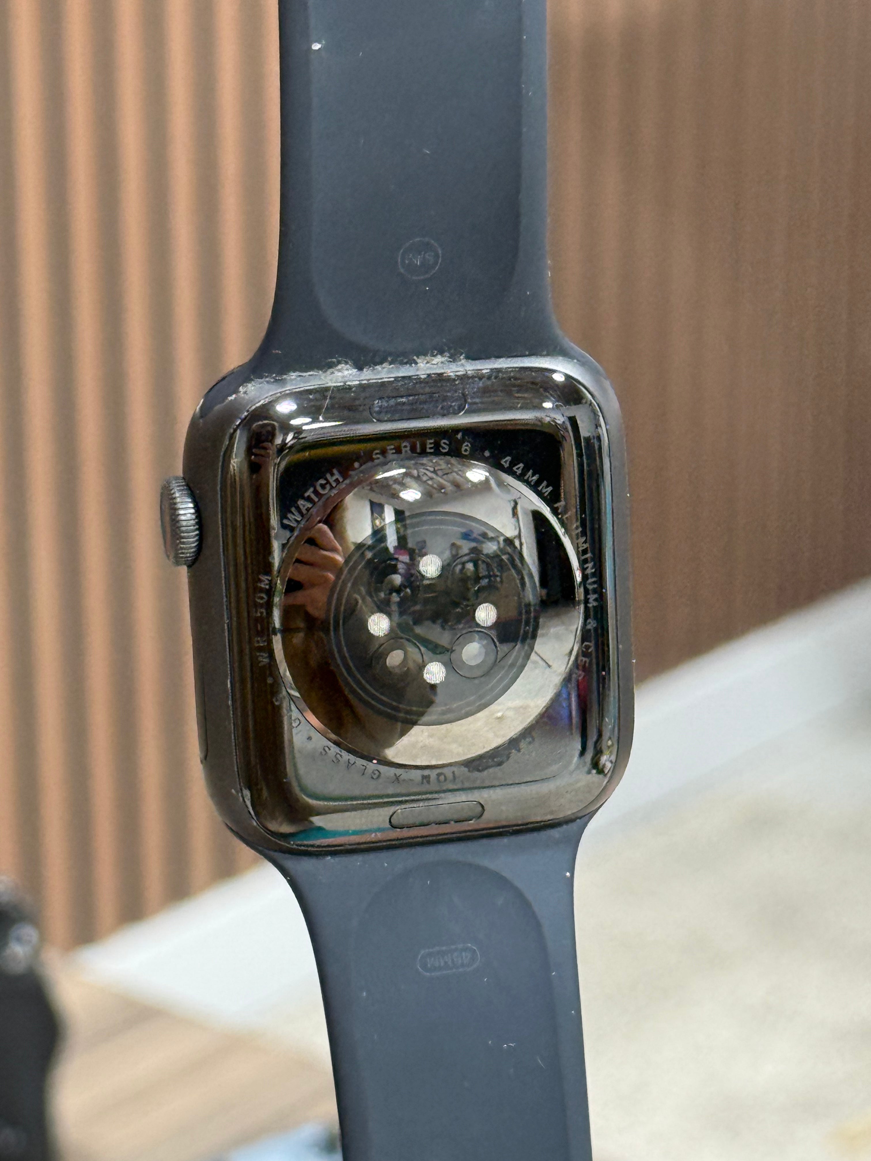 Apple Watch Series 6 44mm Aluminum With Cellular