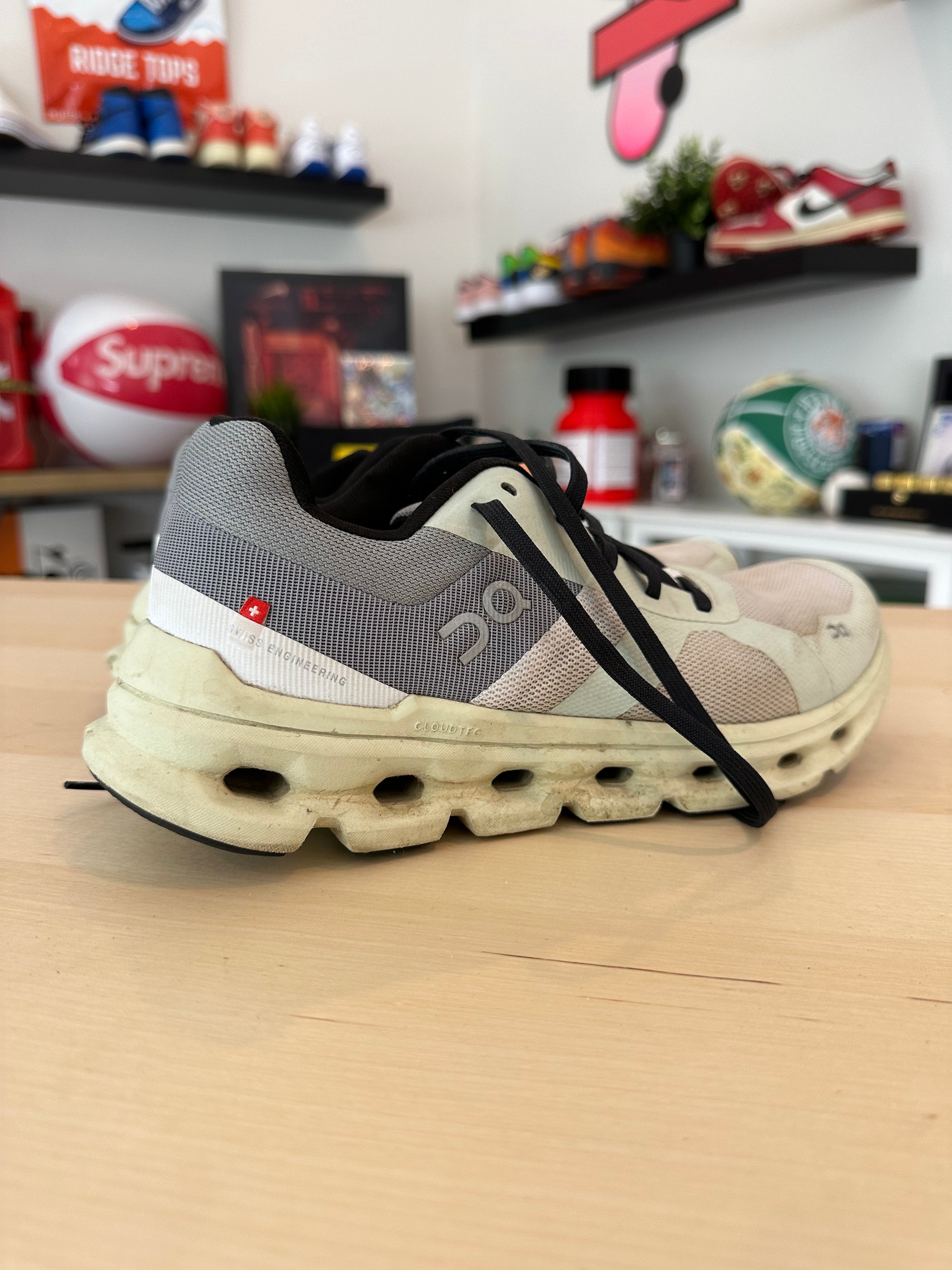 On Cloudrunner Womens Size 7.5