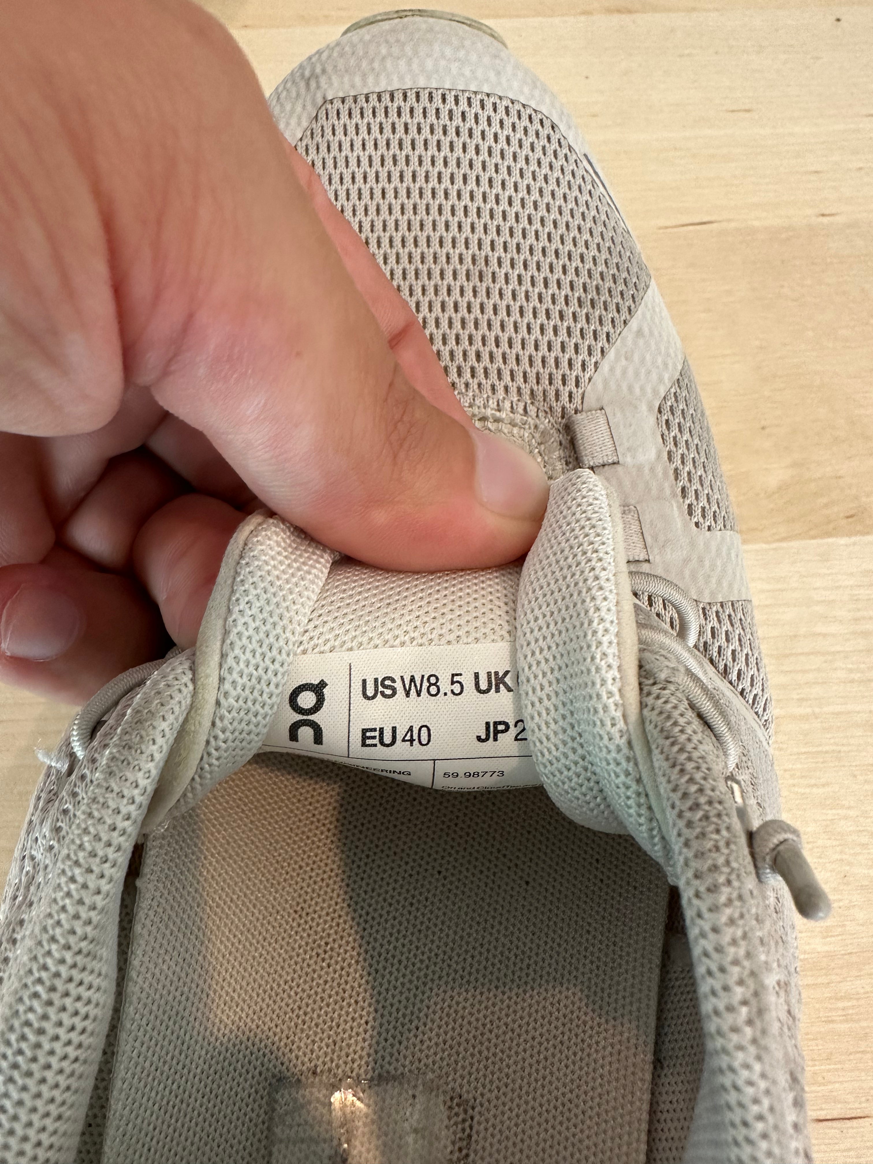 On Cloud 5 Women's Running Shoe Sz 8.5 (W)