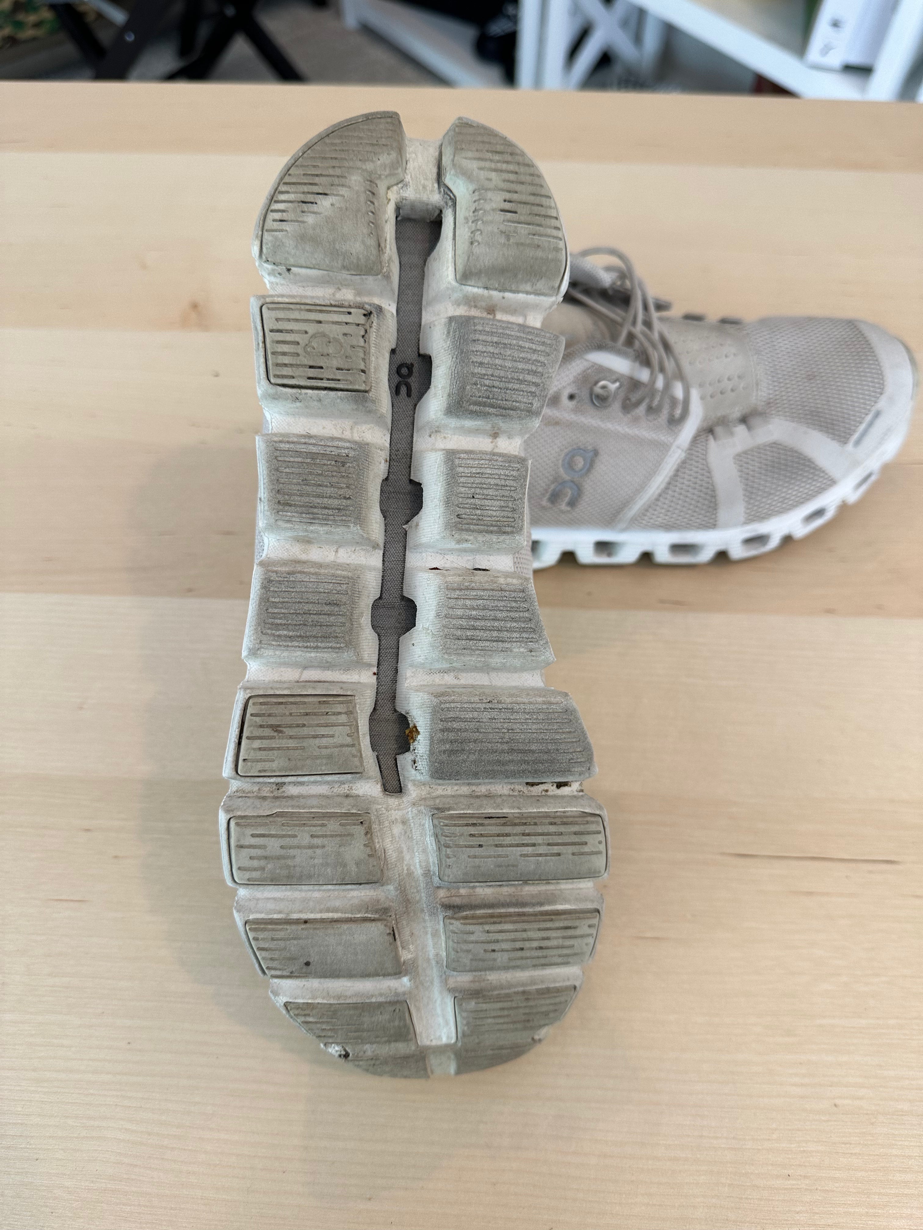 On Cloud 5 Women's Running Shoe Sz 8.5 (W)