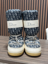 Load image into Gallery viewer, Vintage Dior Monogram Moon Snow Boots Sz 38-40 No Box
