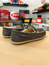 Load image into Gallery viewer, Minnetonka Tilden Moccasin Sz 8
