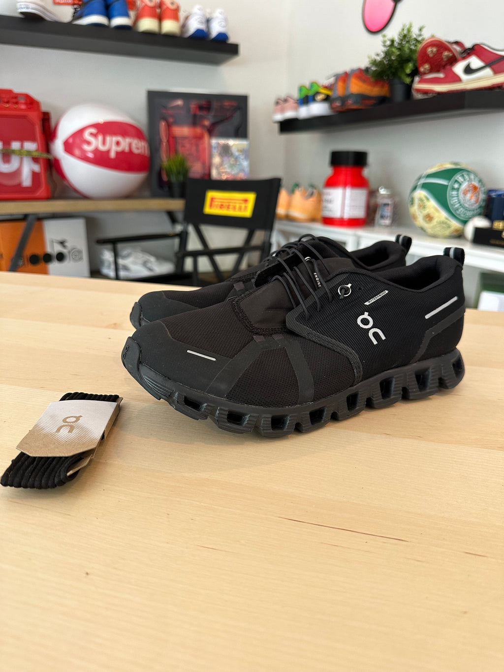 On Cloud Waterproof Women's Running Shoes Black/Lunar Size 8.5 (w)