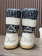 Load image into Gallery viewer, Vintage Dior Monogram Moon Snow Boots Sz 38-40 No Box
