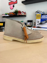 Load image into Gallery viewer, Clarks Men's Desert Chukka Boot Sz 8.5
