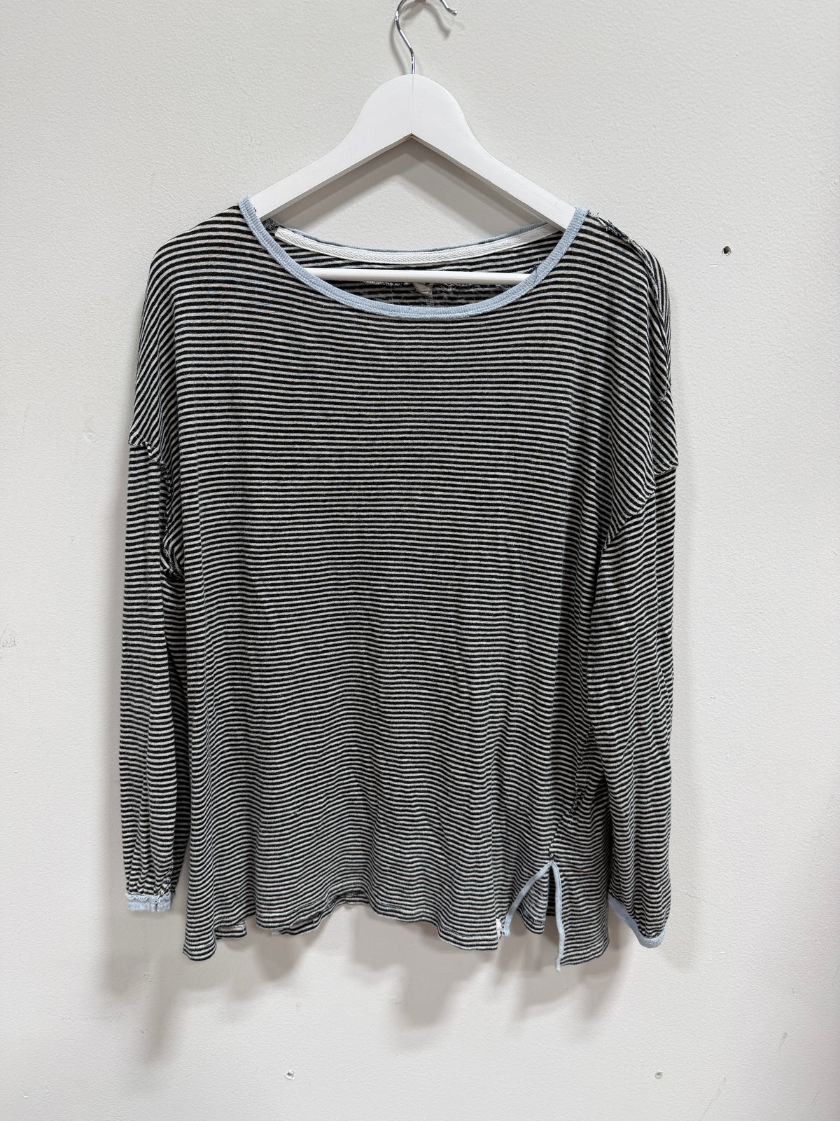 Free People We The Free Striped Slouchy Raw-Hem Long-Sleeve Tee Gray Size XS