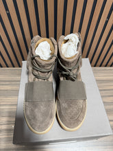 Load image into Gallery viewer, adidas Yeezy Boost 750 'Chocolate' Sz 12
