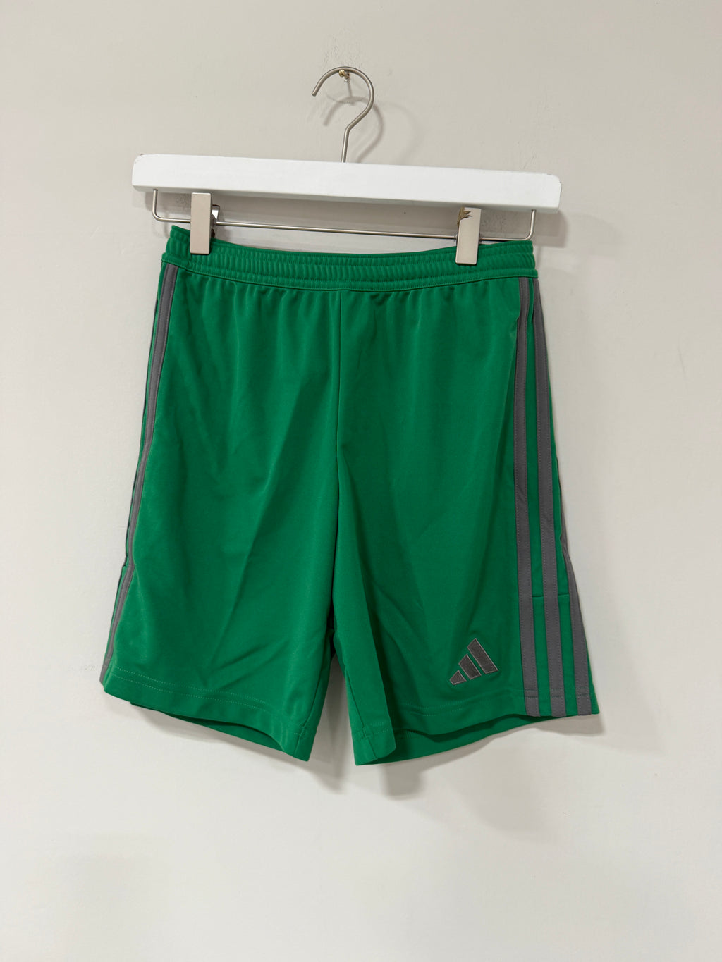 Adidas Entrada 22 Shorts Youth Size Medium Green