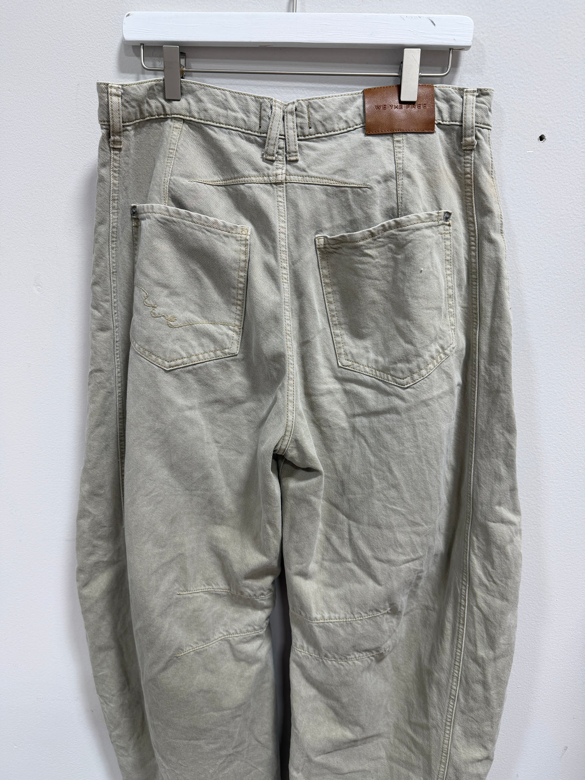 We The Free Free People Good Luck Mid-Rise Barrel Jeans Khaki Taupe Size 30L
