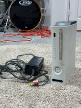 Load image into Gallery viewer, Xbox 360 White Bundle No controller
