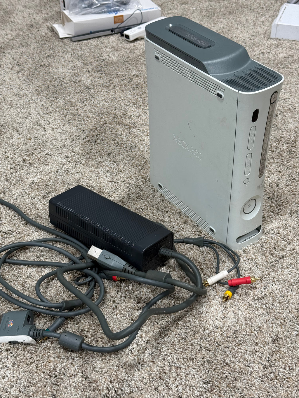 Xbox 360 White Bundle No controller
