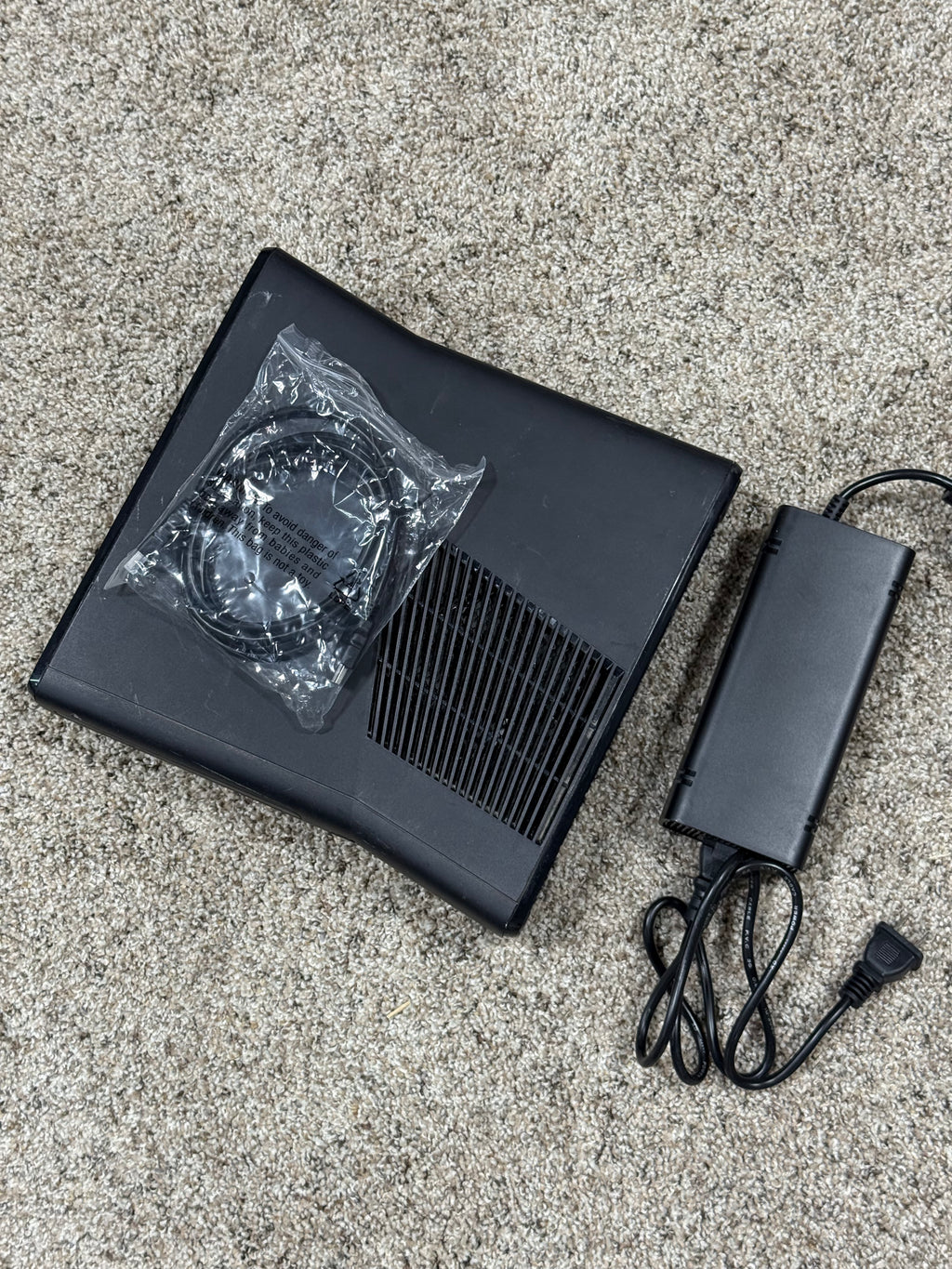 Xbox 360 Slim Bundle No Controller