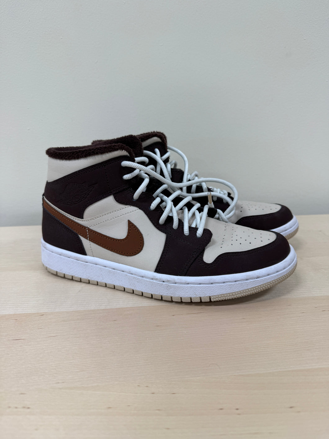 Jordan 1 Mid SE Brown Basalt Oatmeal (Women's) Sz 7.5W