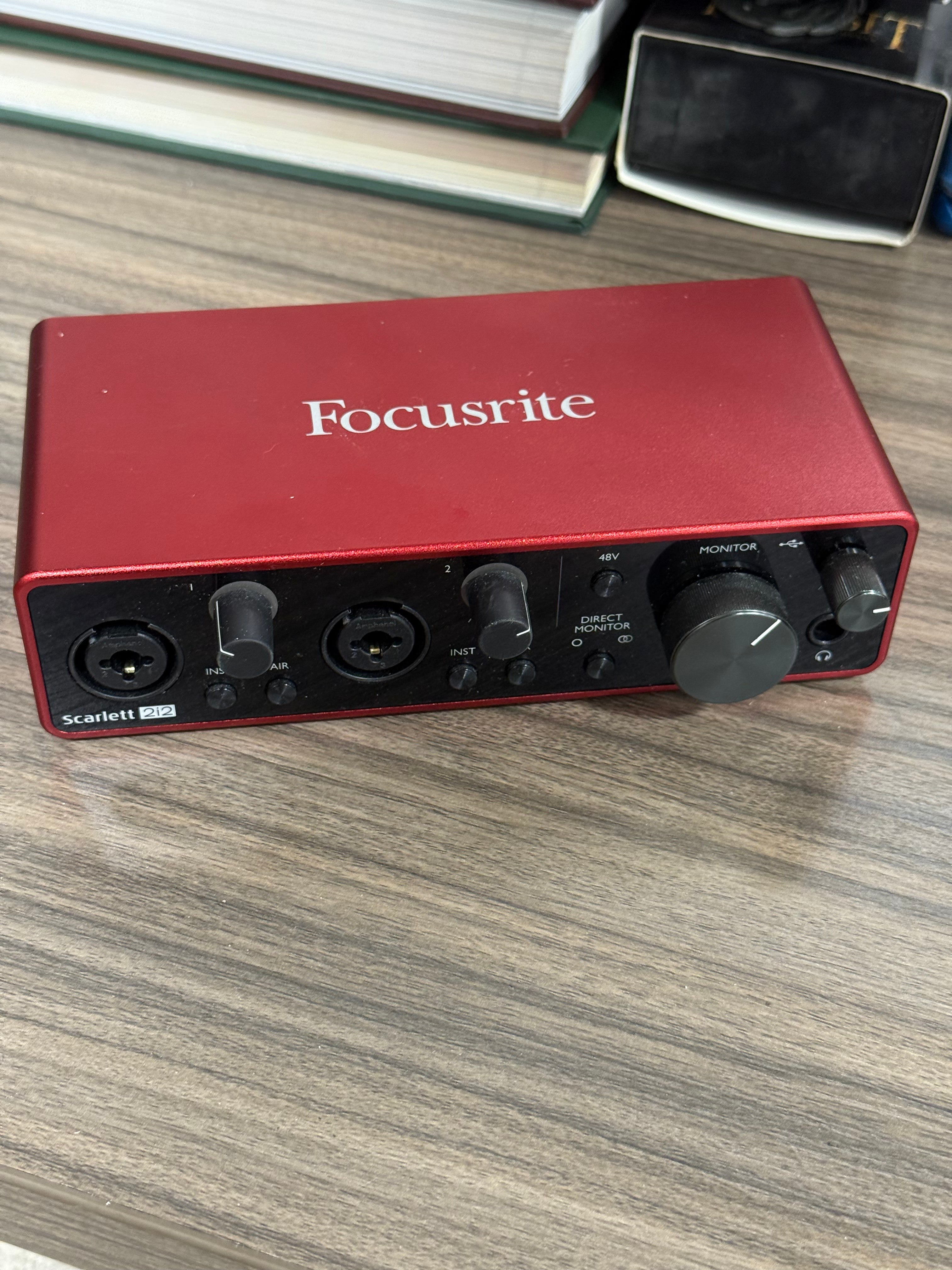 Focusrite Scarlett 2i2 3rd Gen. 2-Channel USB Audio Interface - MOSC0025