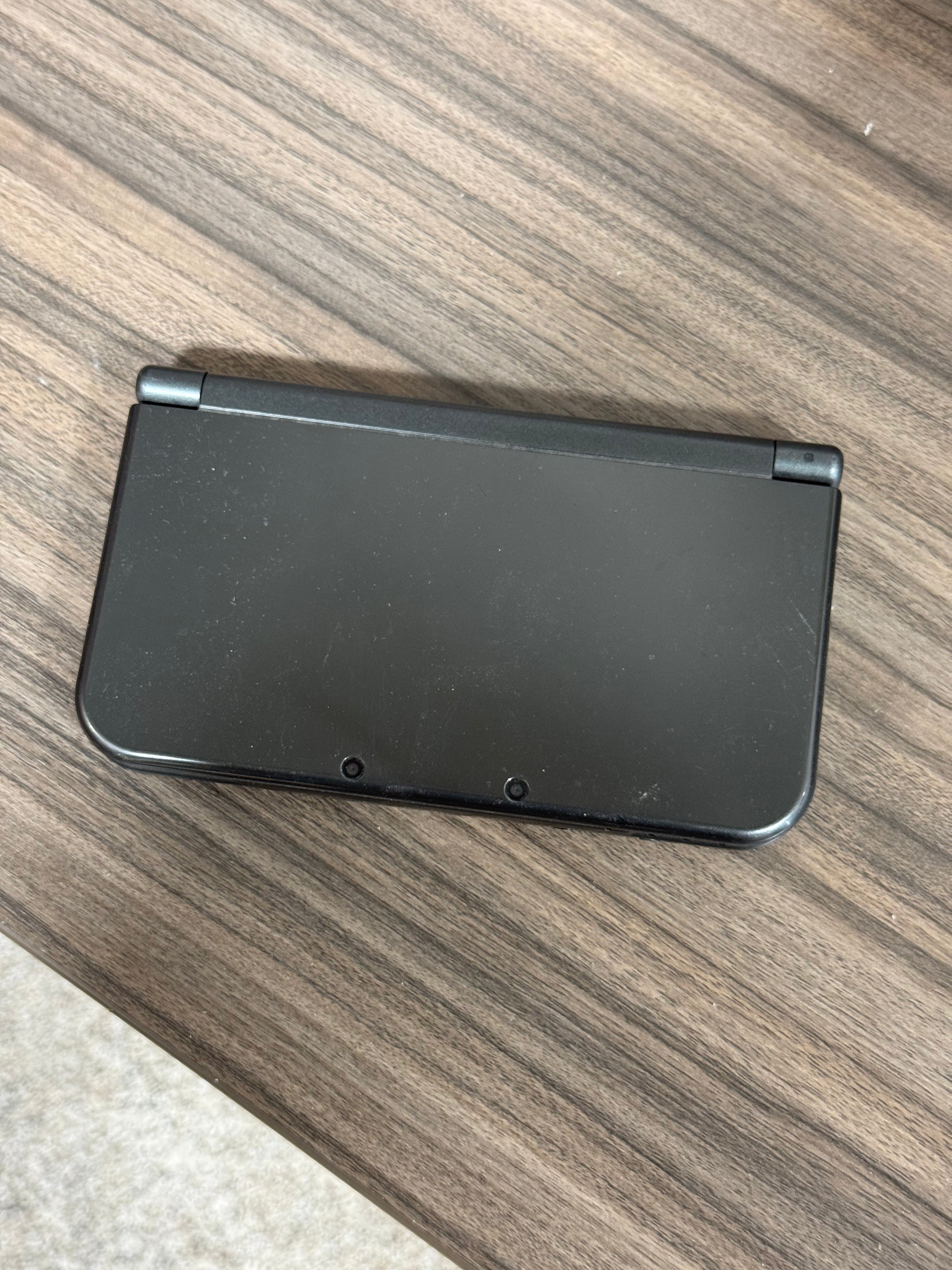 Nintendo 3ds Black no charger