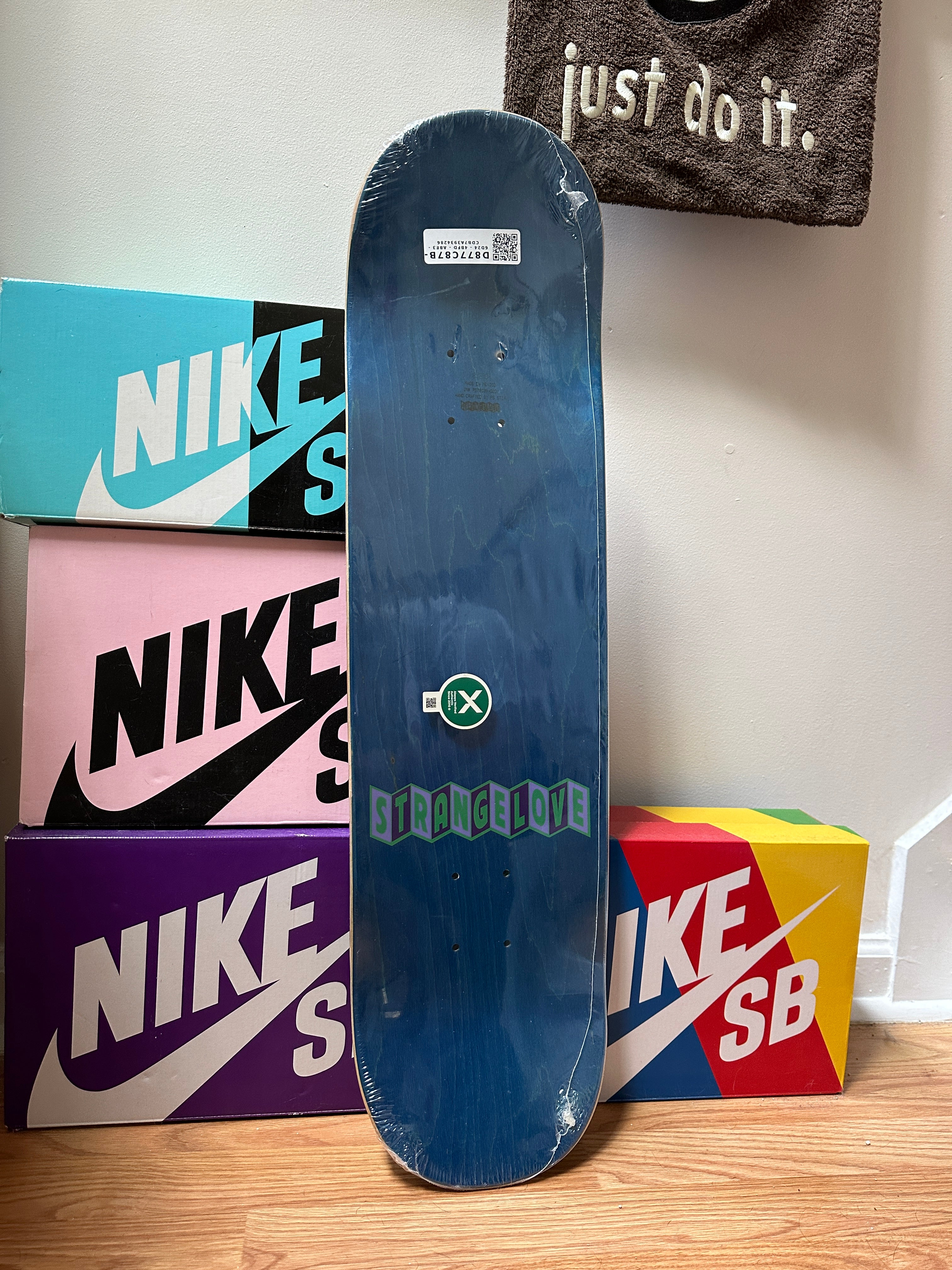 StrangeLove Purple Skunk Skate Deck Sz 8.25