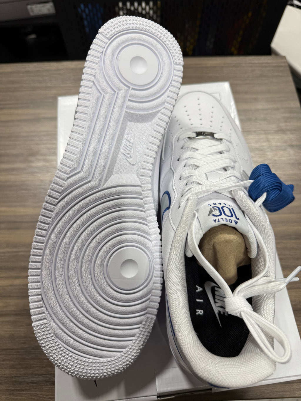 Air Force 1 Low Delta Sz 11