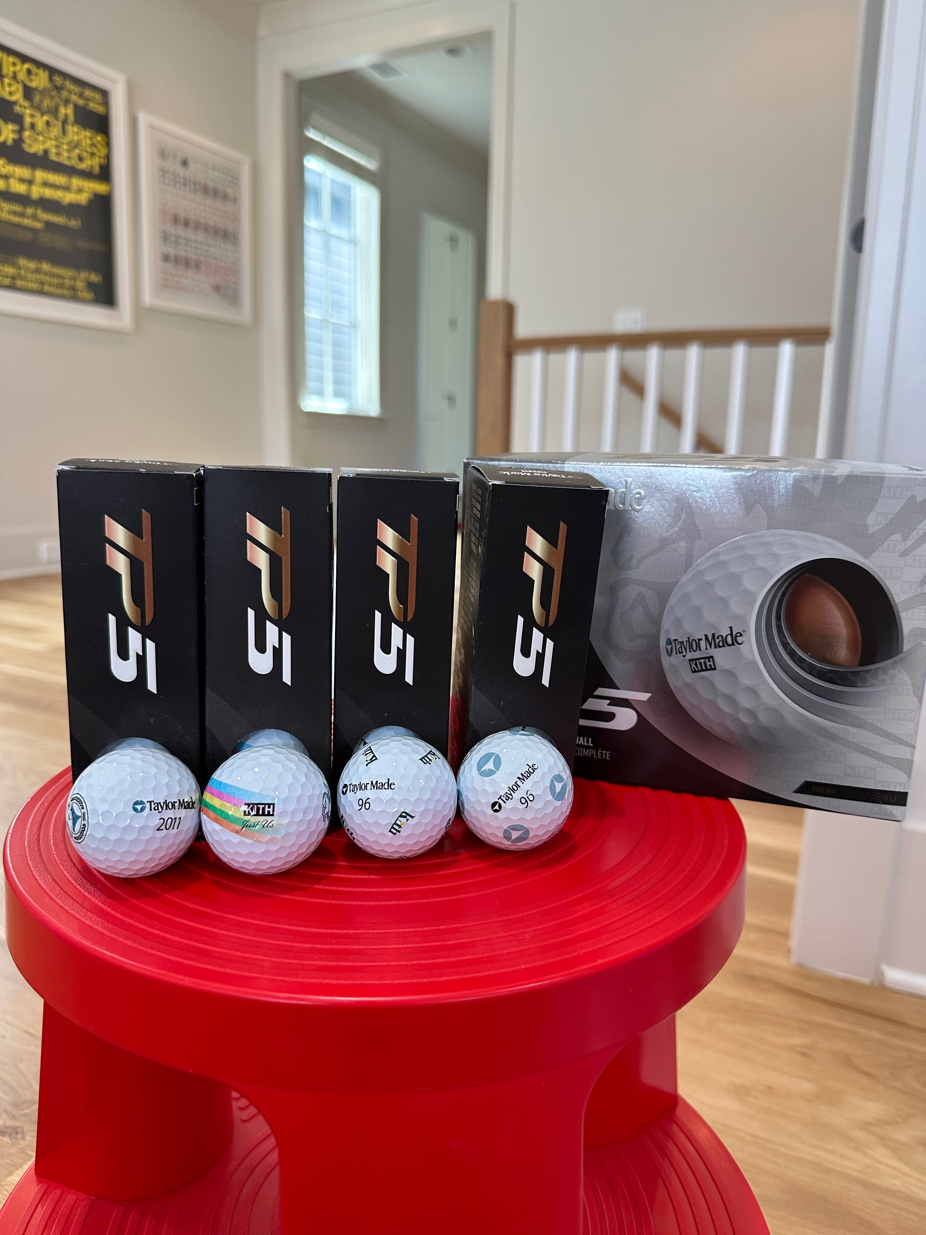 Kith TaylorMade TP5 Golf Ball (12-Pack) Multi