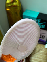 Load image into Gallery viewer, Nike SB Dunk Low Power Puff Girls &quot;Blossom&quot; Sz 11
