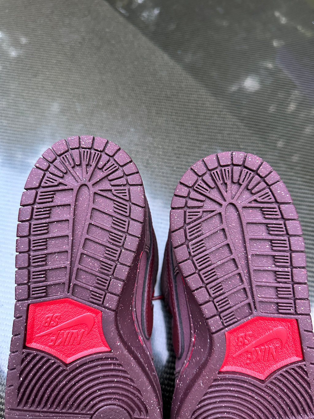 Nike SB Dunk Low "City Of Love" Burgundy Crush Sz 5.5