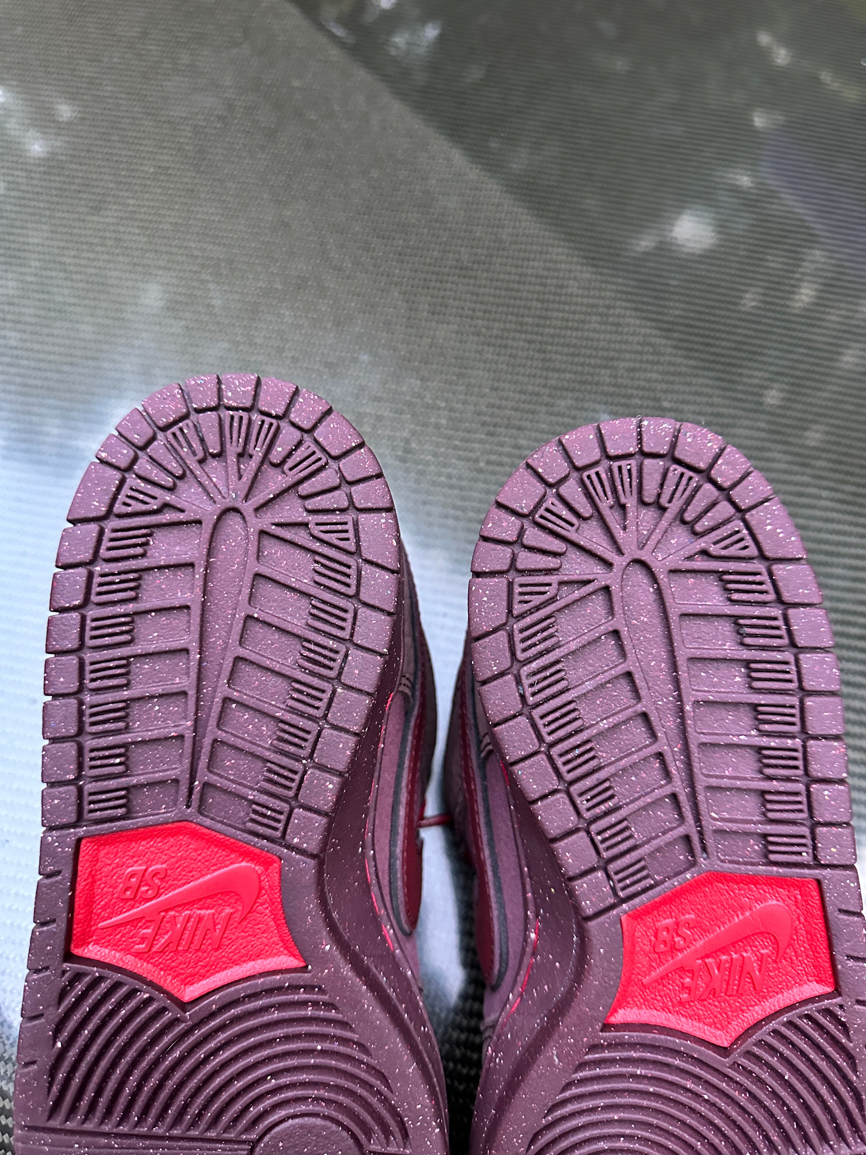 Nike SB Dunk Low "City Of Love" Burgundy Crush Sz 5.5