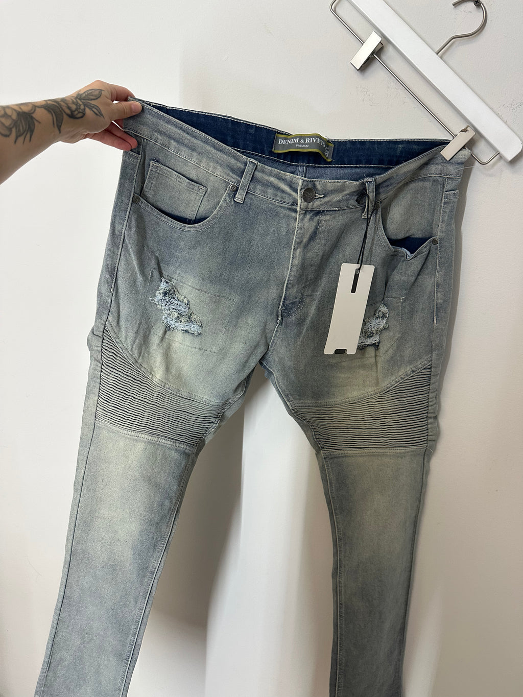 NEW Denim & Rivets light wash distressed denim men's sz 38