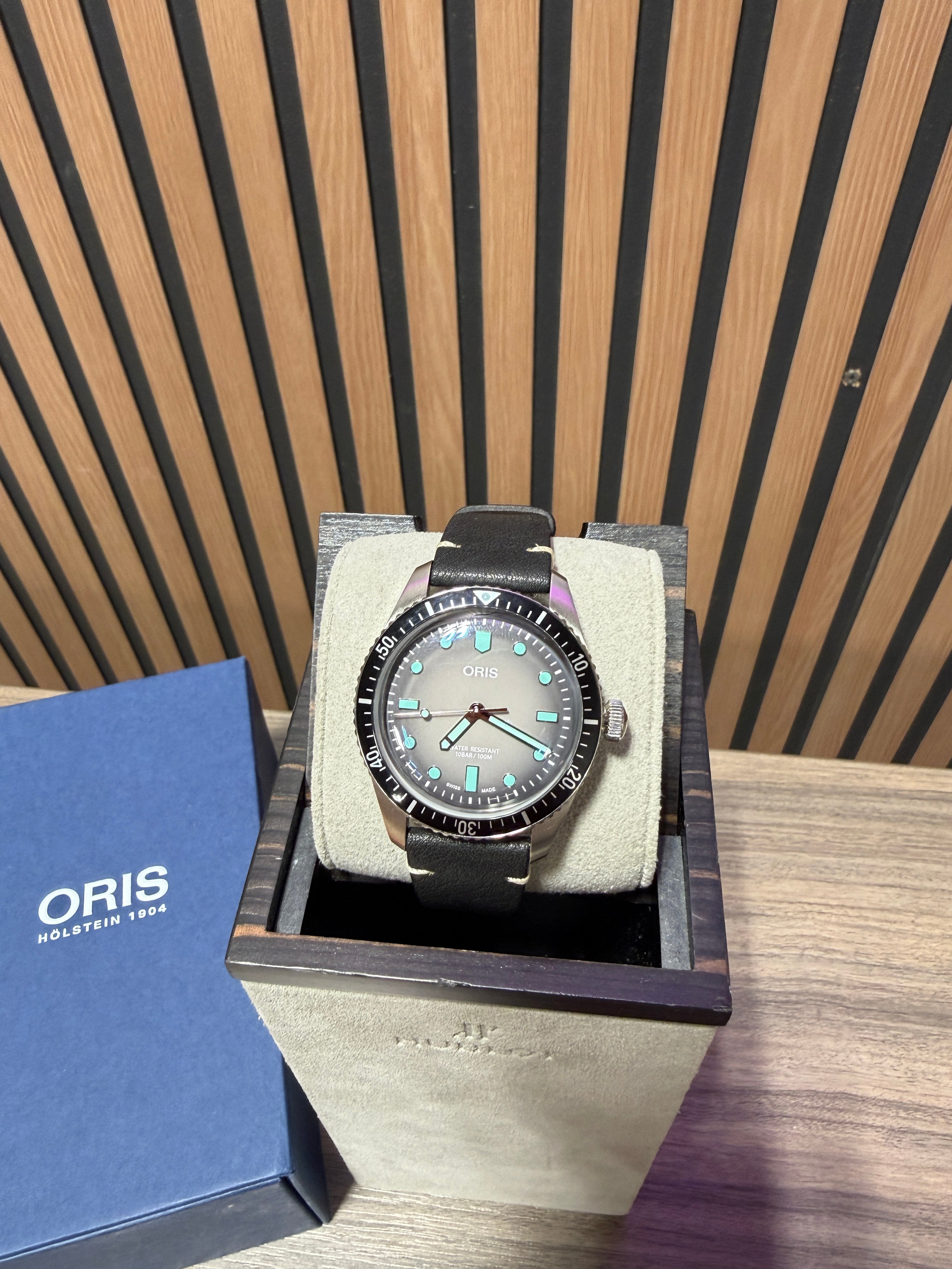 Oris Divers Sixty Five 40mm 01 733 7707 4053 Black On Strap (01 733 7707 4053-07 5 20 89)