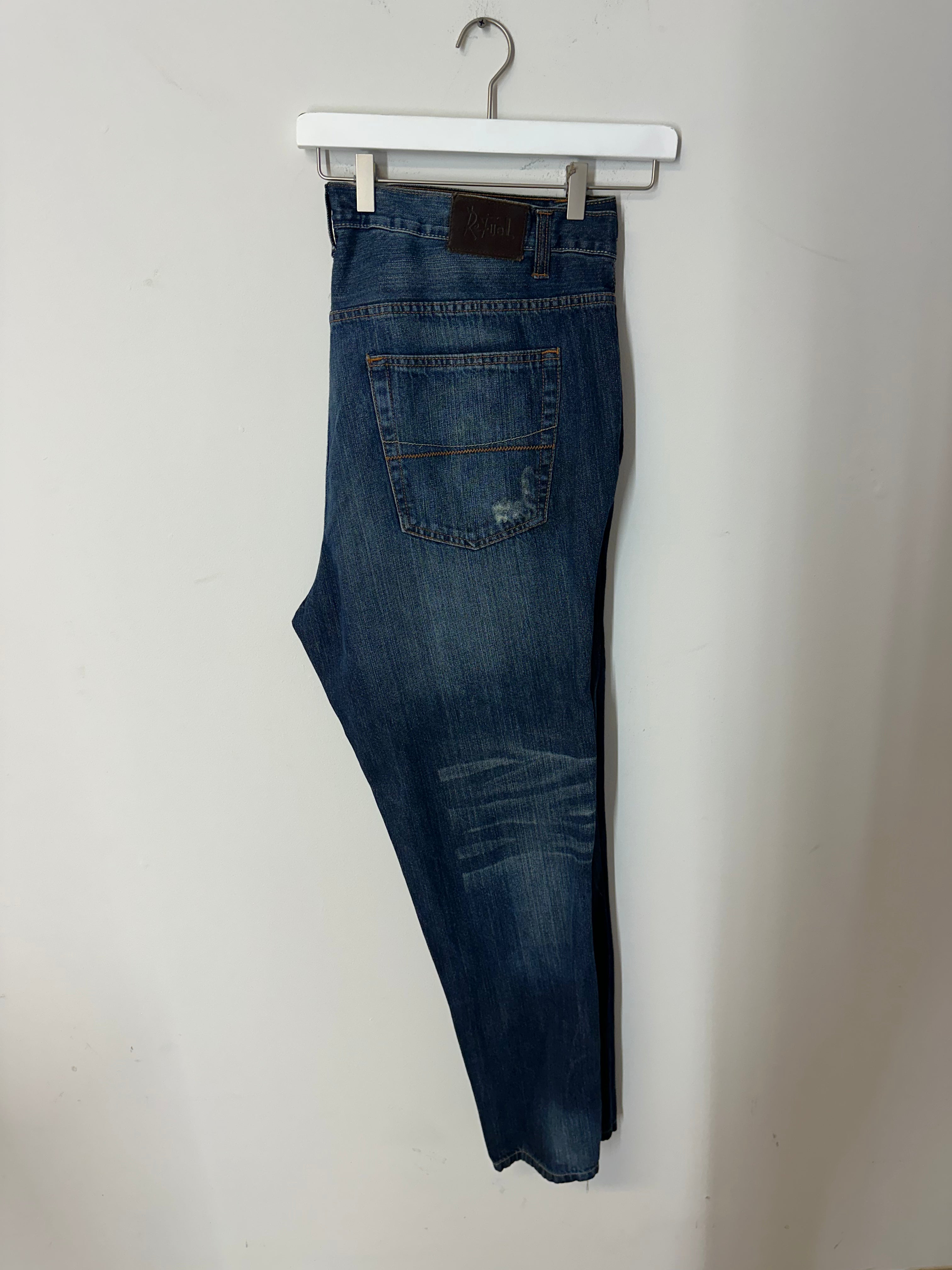 Refuel Classic Fit dark denim jeans men's sz 44x33