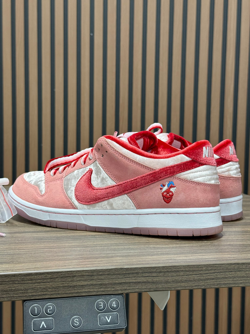 Nike Sb Dunk Low Strange Love Sz 10.5 No Box