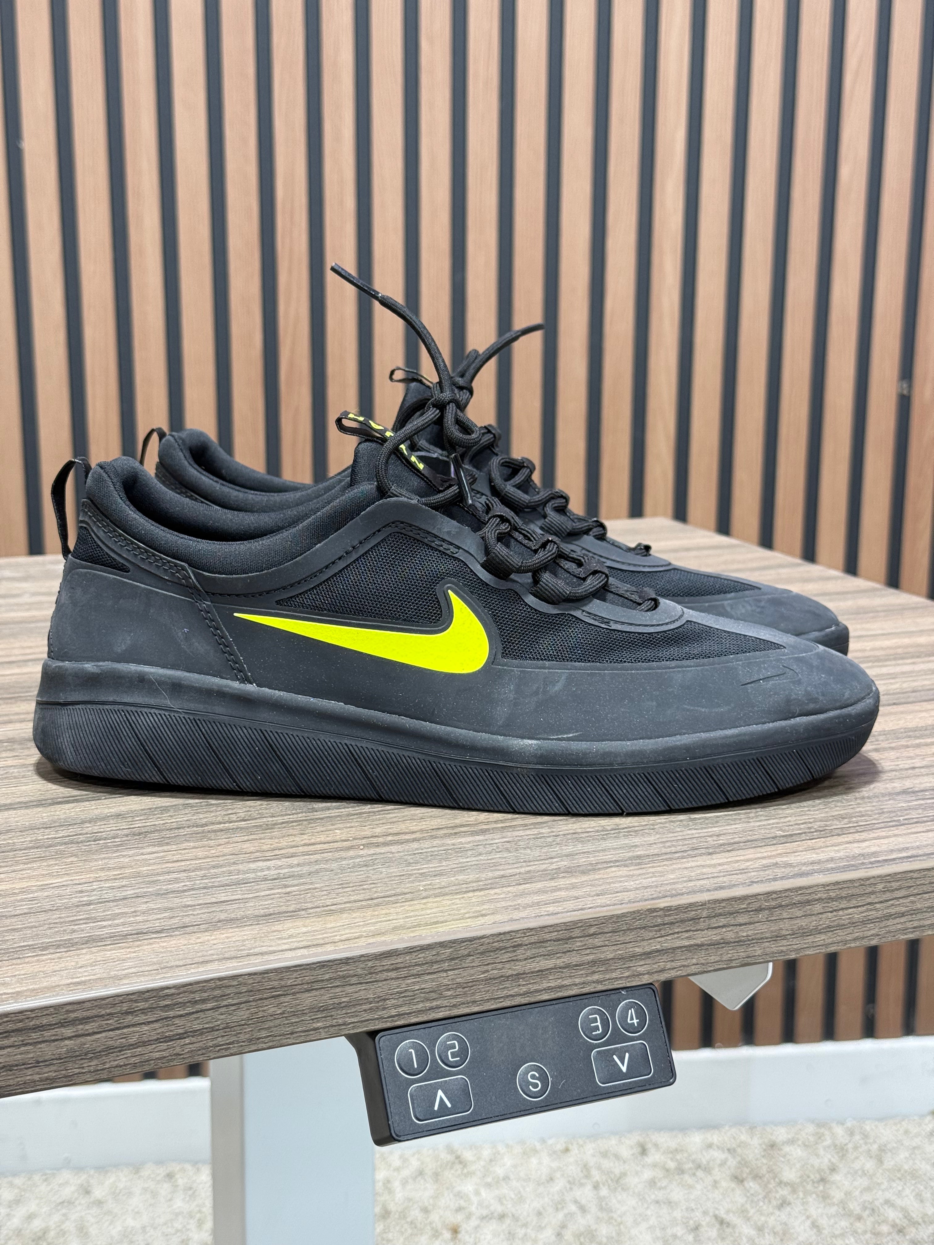 Nyjah Free 2 Black/Neon Sz 10.5 No Box