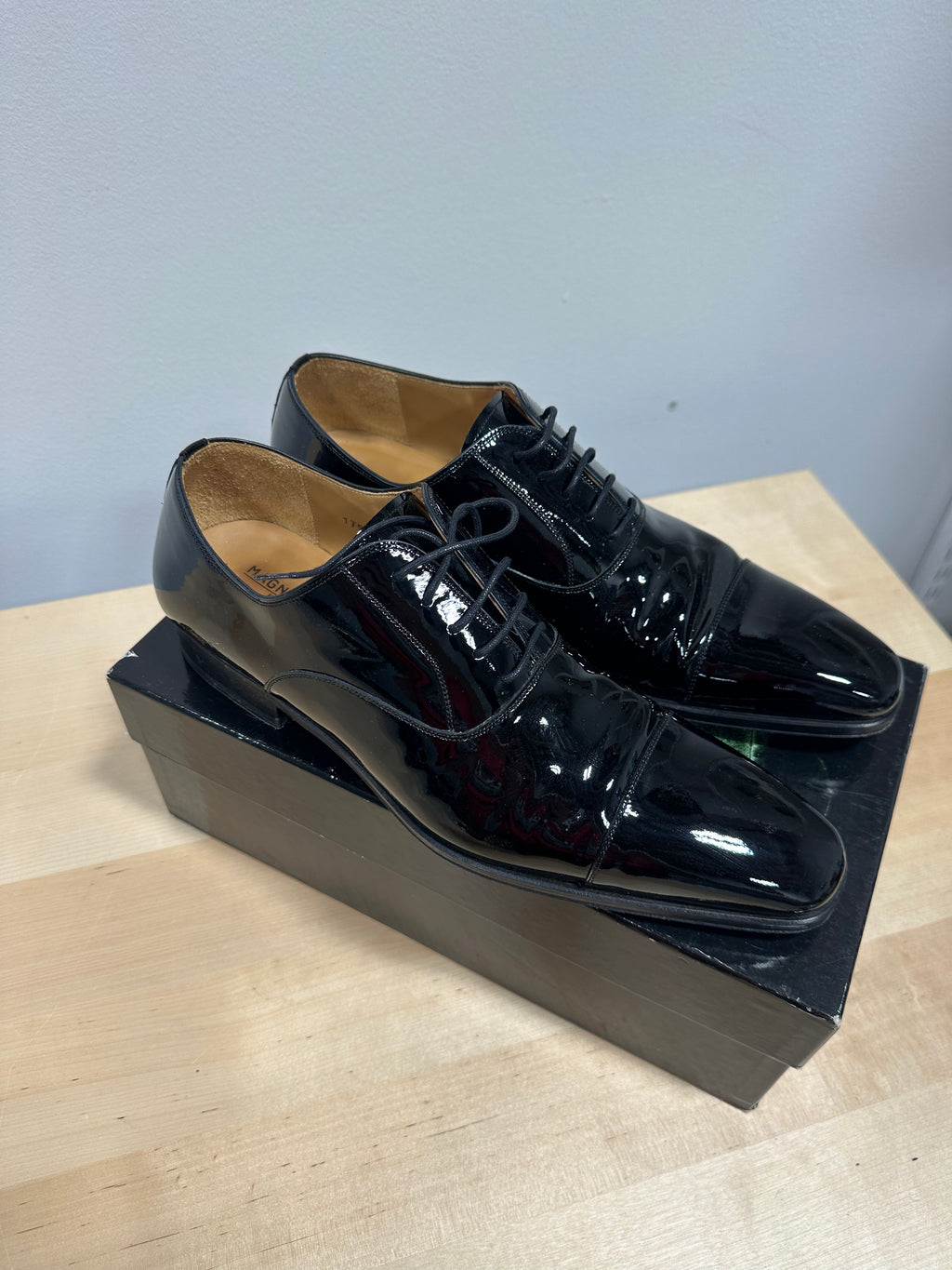 Magnanni black dress shoes men's sz 12
