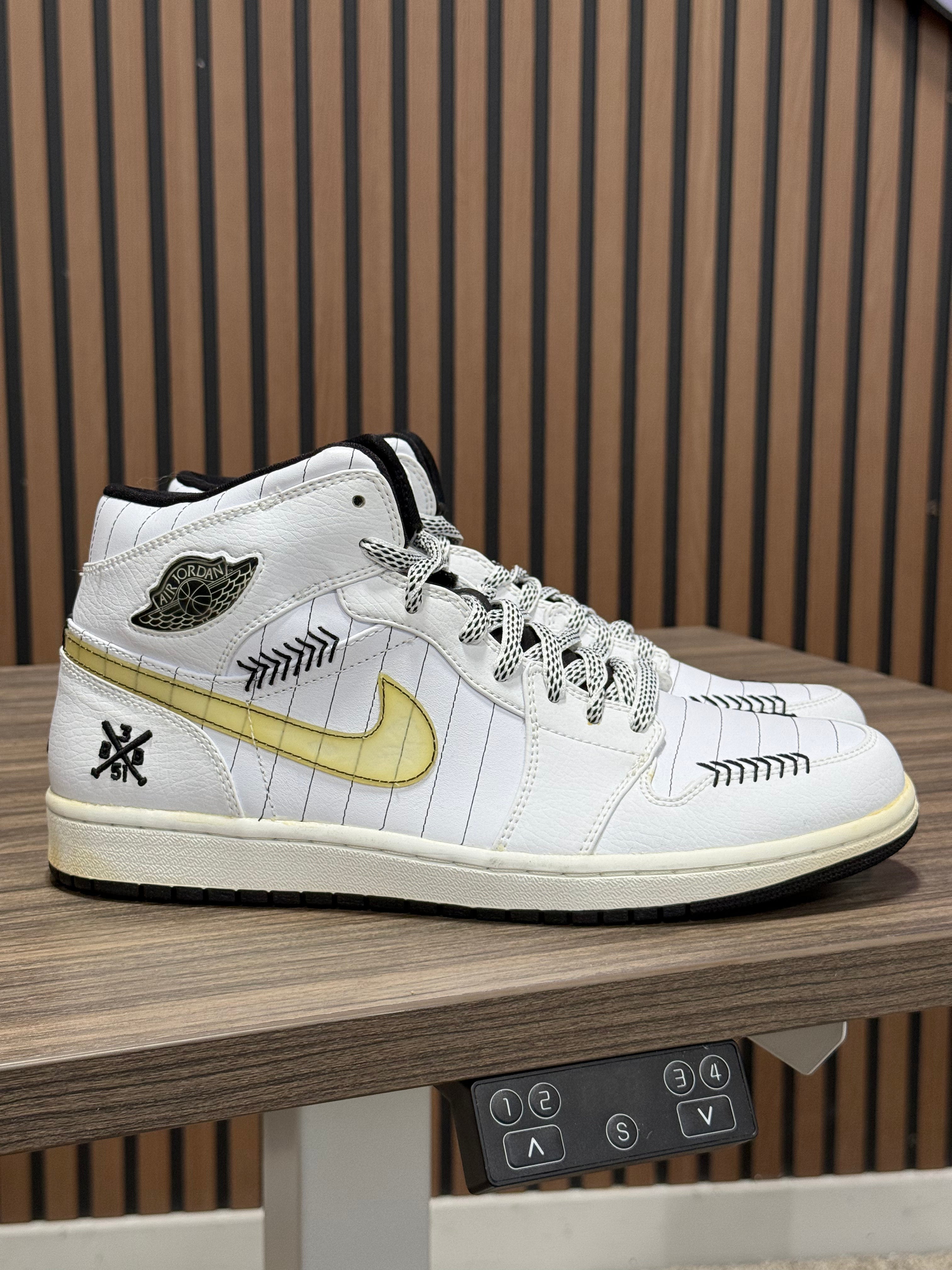 Air Jordan 1 Retro Opening Day Barons White Sz 10.5 No Box
