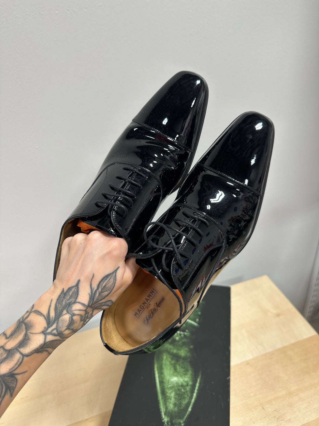 Magnanni black dress shoes men's sz 12