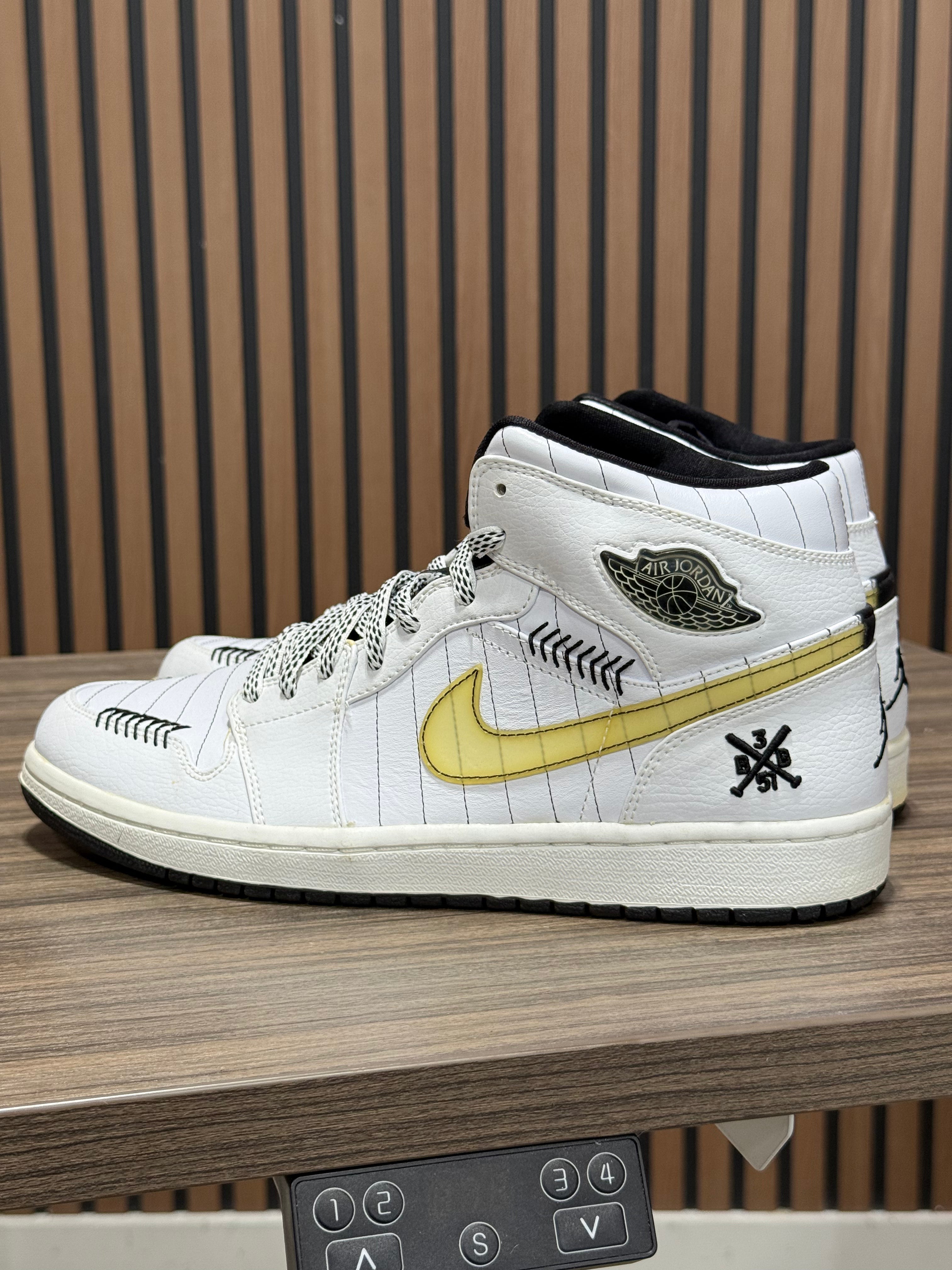 Air Jordan 1 Retro Opening Day Barons White Sz 10.5 No Box
