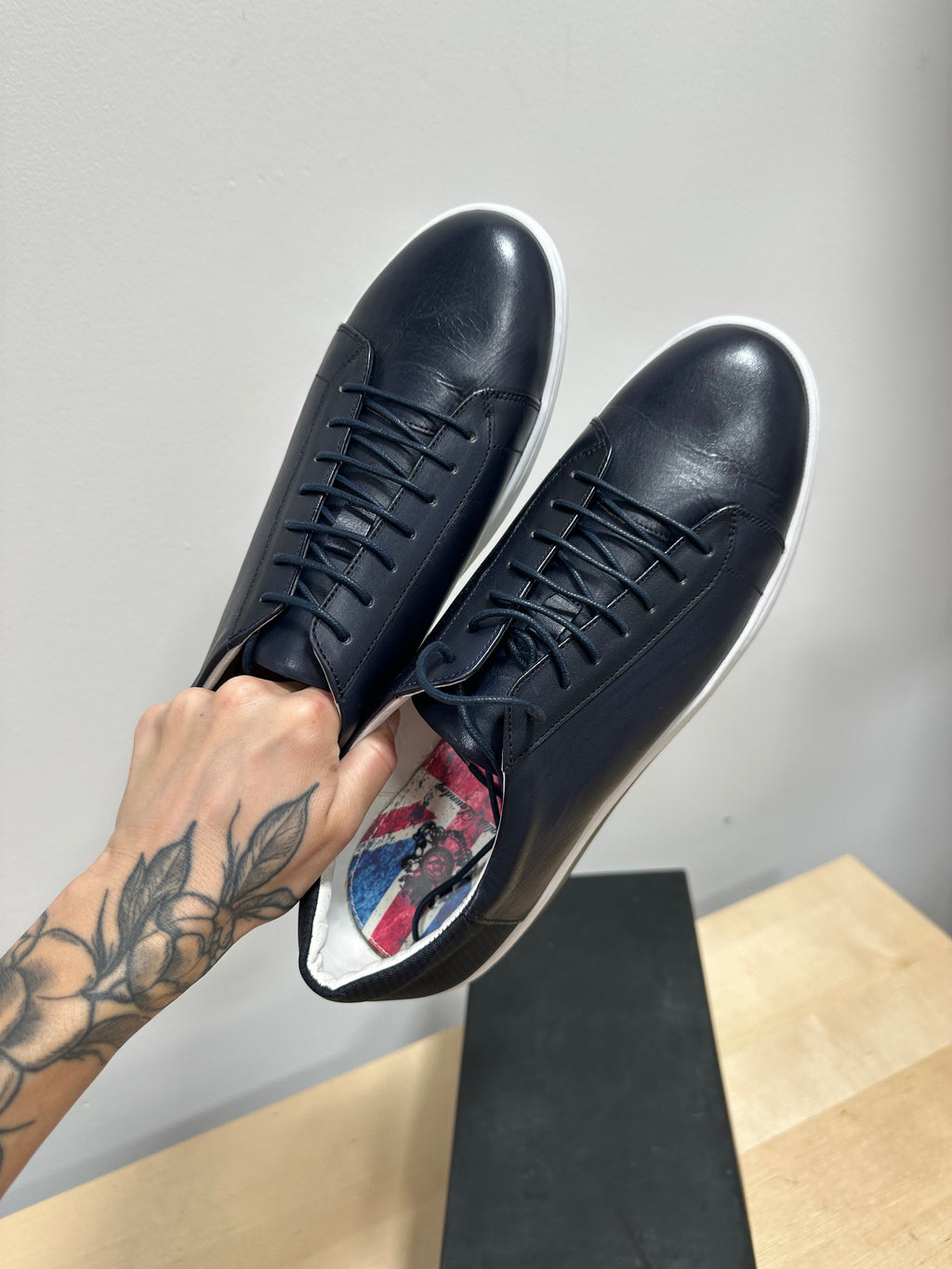 English Laundry Primrose Navy Leather Fashion Sneaker men's sz 12