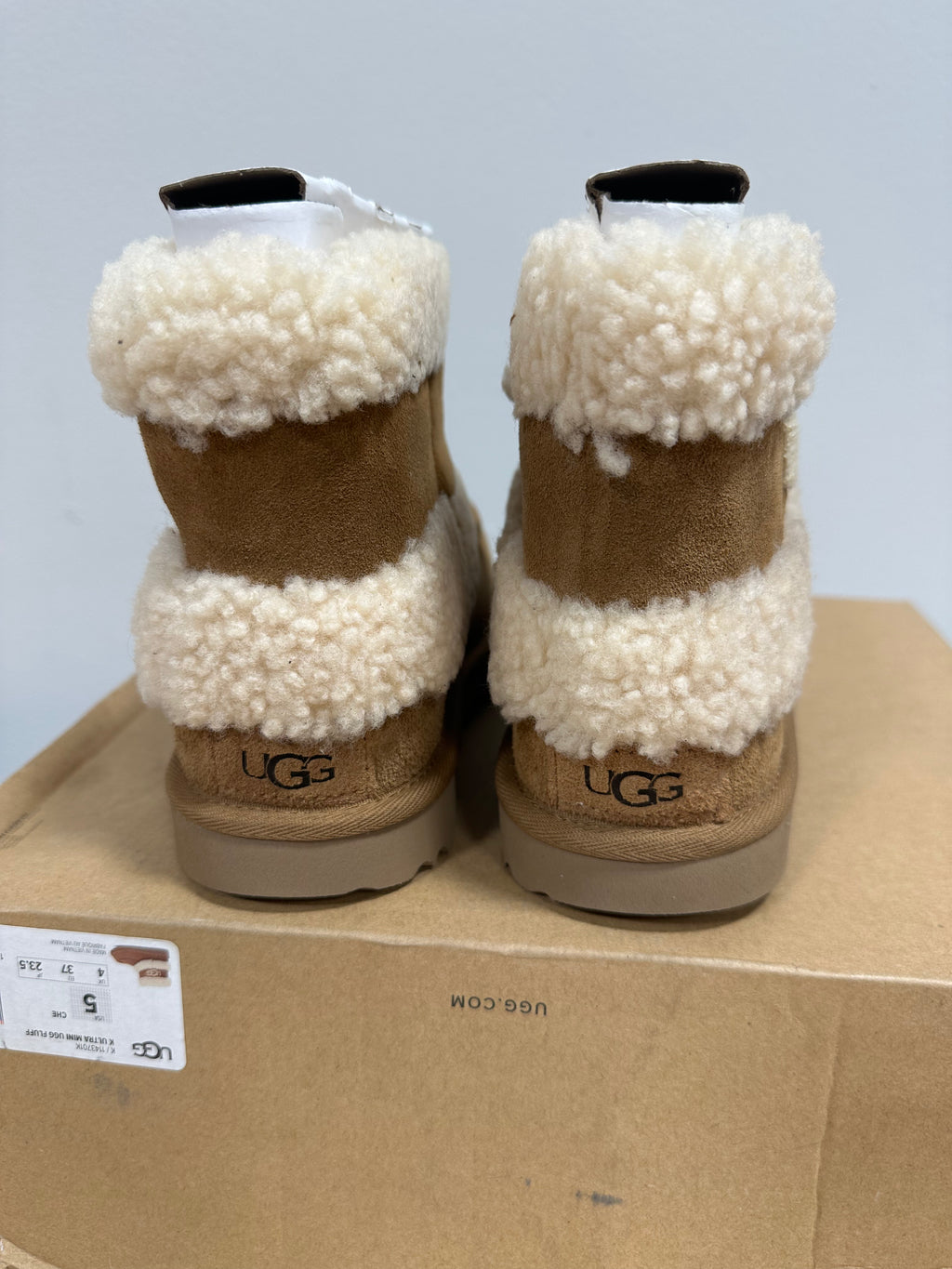 UGG Ultra Mini UGG Fluff boots sz 5